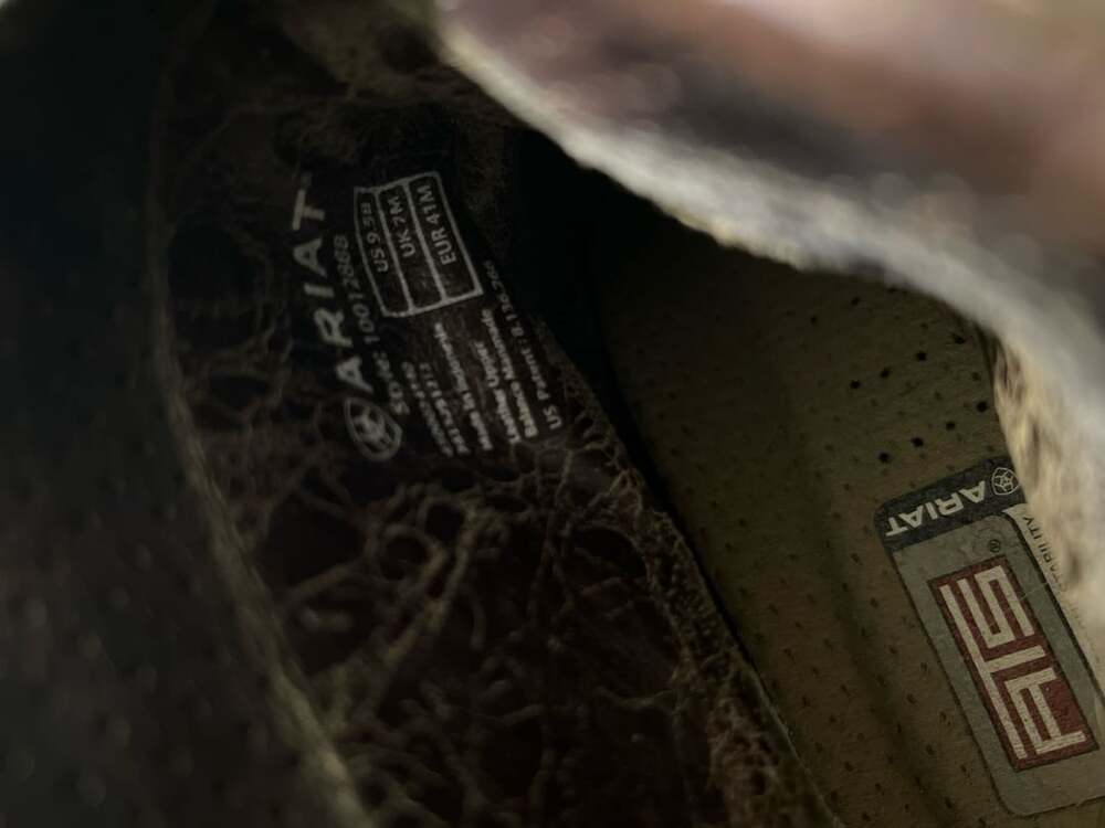 Ariat - Picture 4 of 10